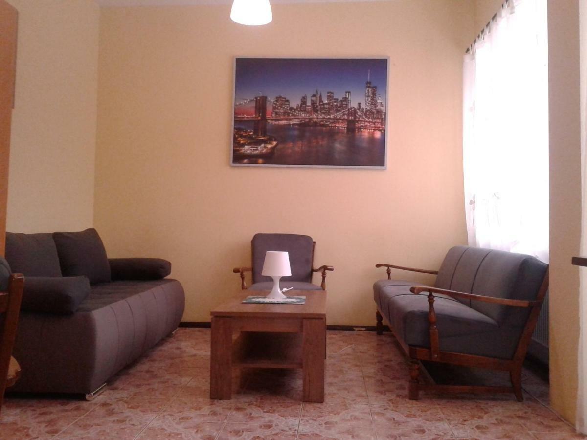 Apartamenty, Pokoje, Noclegi Pracownicze " Skarpa" Вилкасы Экстерьер фото